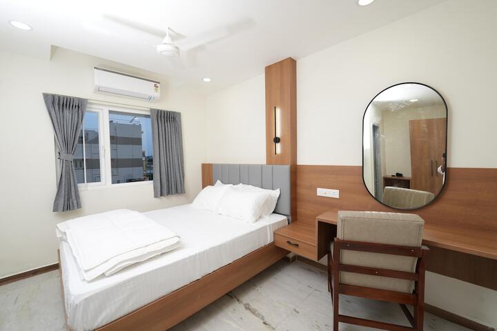 Room 13 of 26