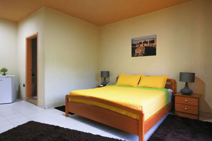 Room 43 of 83