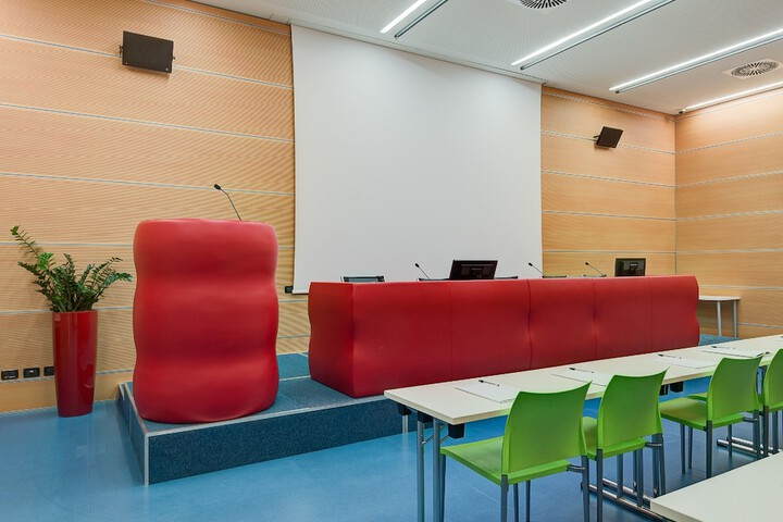 Business Center 38 of 47