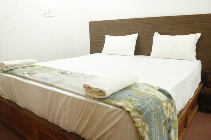 Room 3 of 12