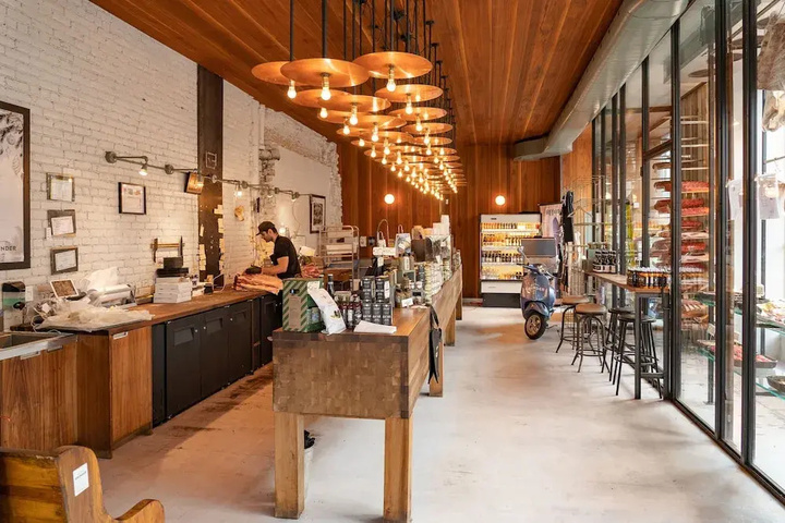 Dining 19 of 19