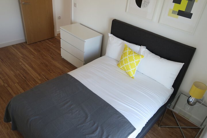 Room 10 of 37