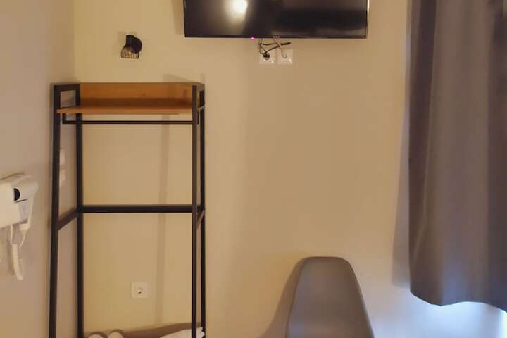 Room 15 of 36