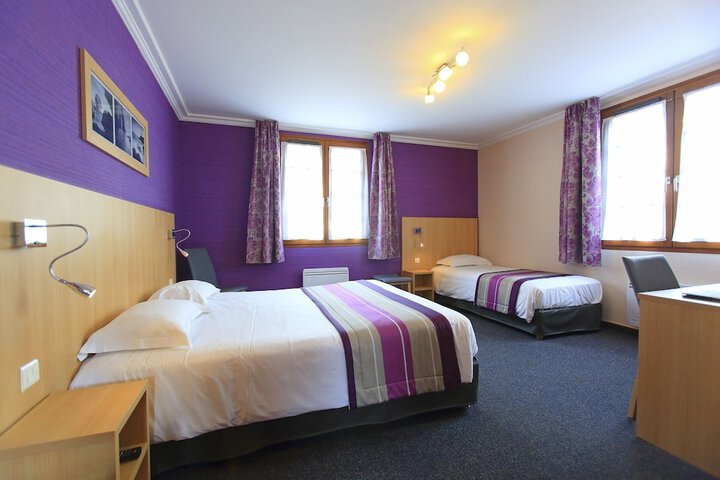 Room 14 of 77