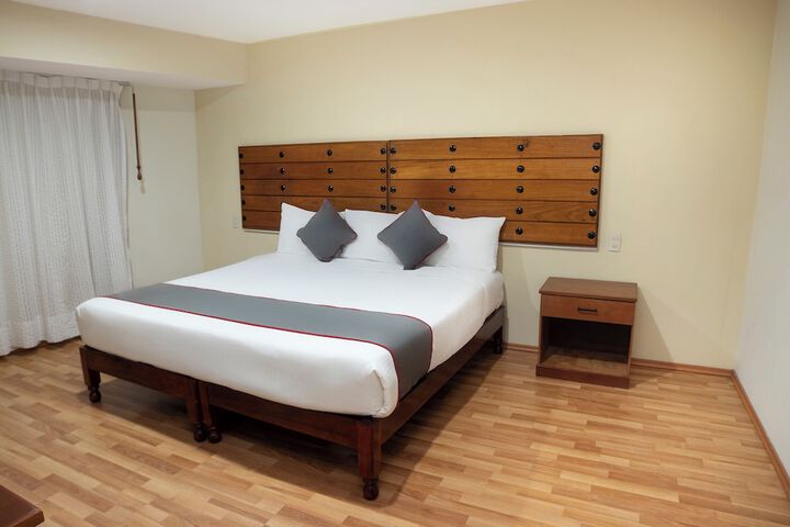 Room 18 of 182
