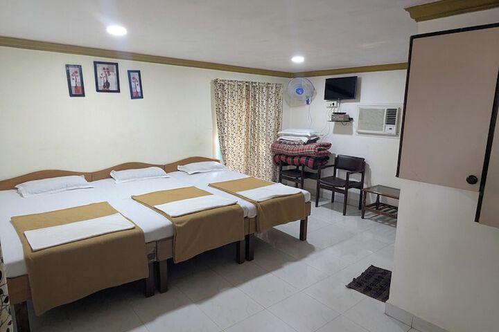 Room 2 of 8