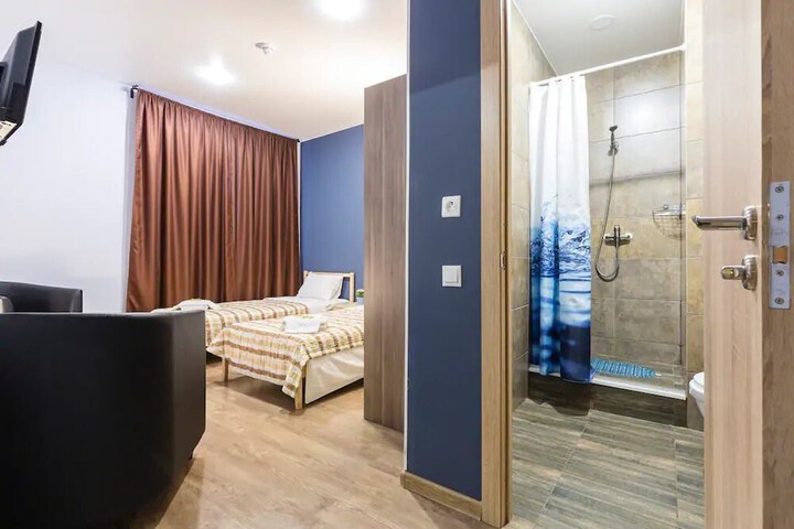 Room 18 of 38