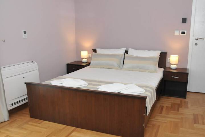 Room 12 of 23