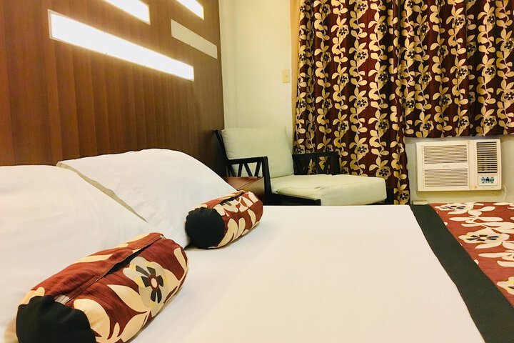 Room 13 of 80