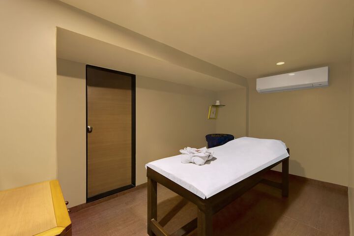 Room 21 of 36