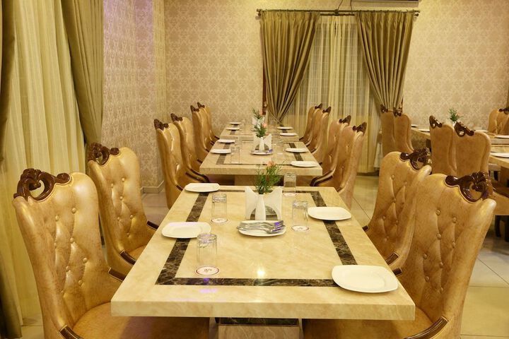 Dining 23 of 39