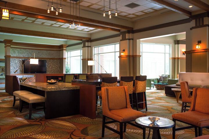 Lobby lounge