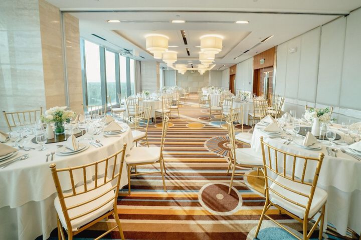 Ballroom/Hall 62 of 84