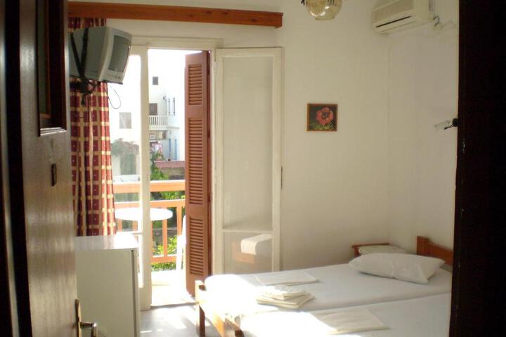 Hotel Maroulis