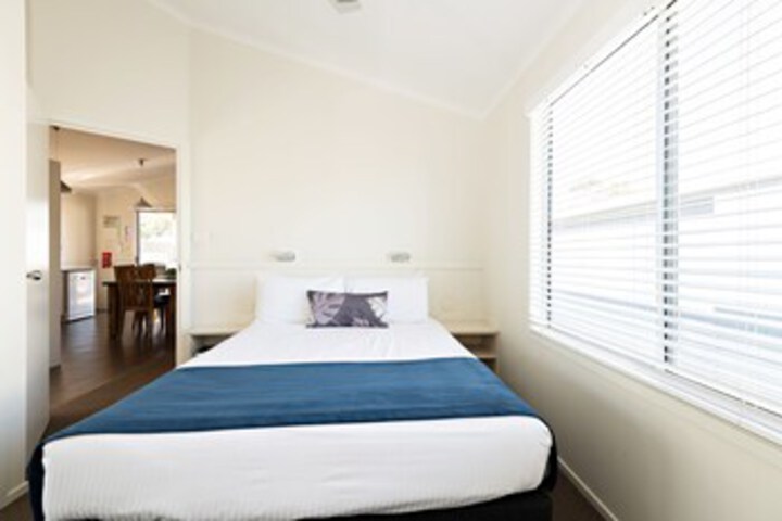 Room 102 of 129
