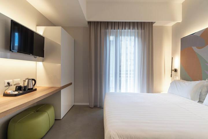 Room 59 of 211
