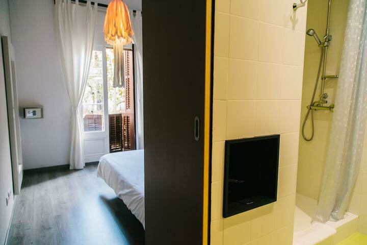 Room 19 of 38