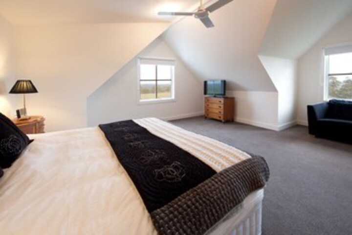 Room 5 of 15