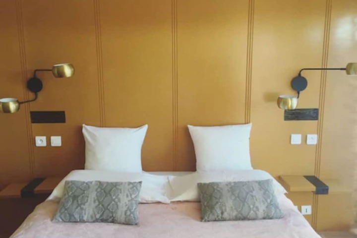 Room 5 of 72