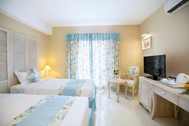 Room 10 of 51