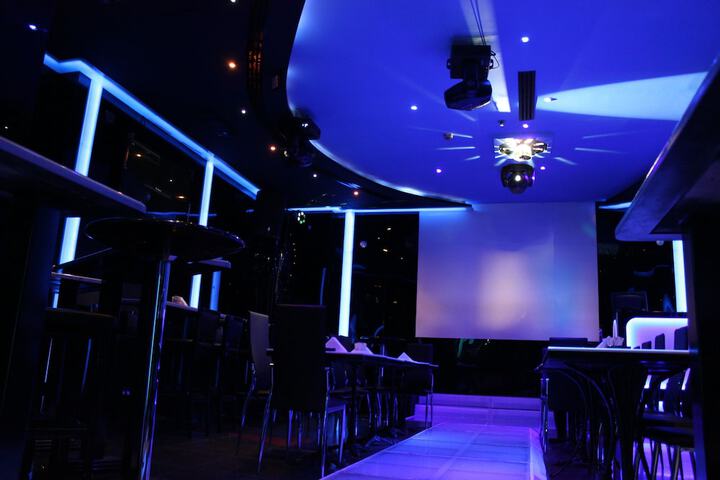Lounge 26 of 36