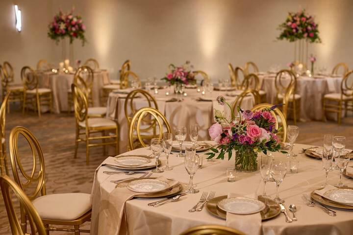 Ballroom/Hall 49 of 73