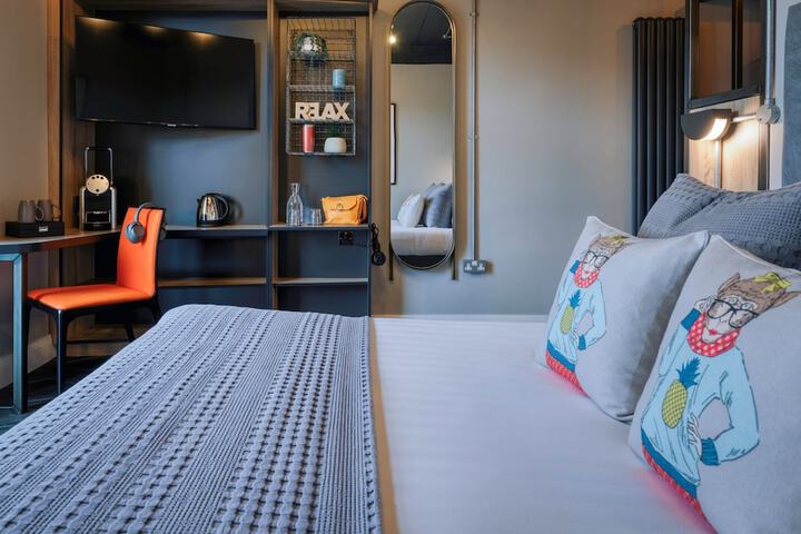 Room 7 of 23