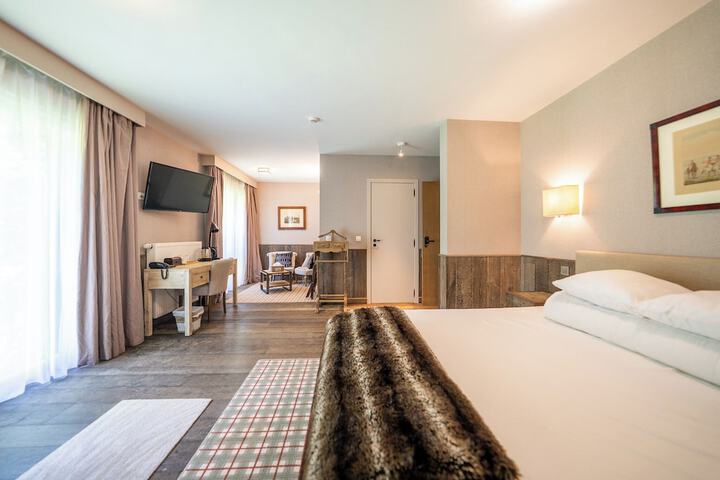 Room 3 of 60