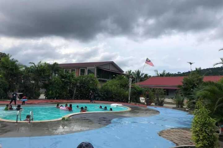 Hotel Pool