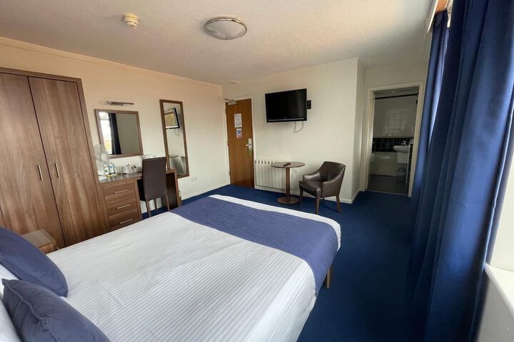 Room 80 of 208