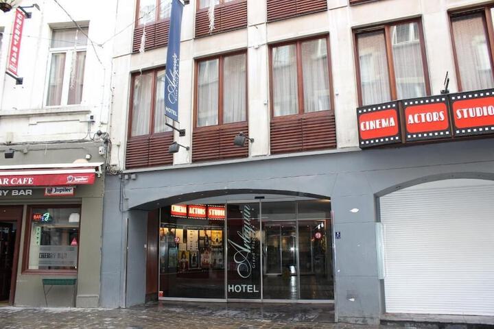 Hotel 79 of 80