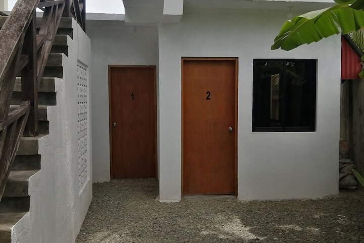 Room 52 of 102