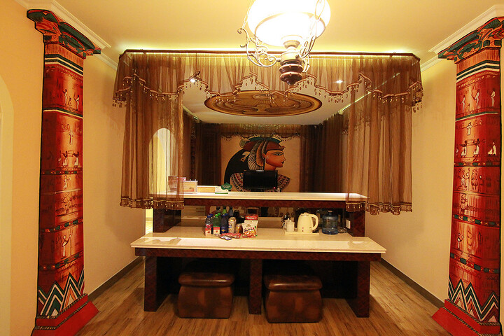 shree sixty Hotel