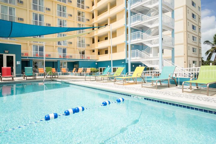 Pool Hotel