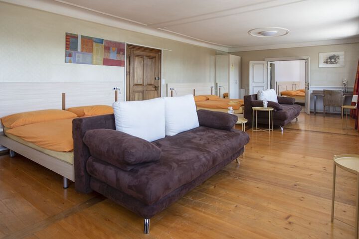 Room 5 of 35