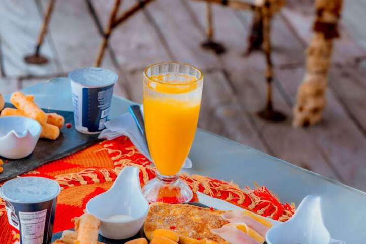 Breakfast/Coffee Service 80 of 142