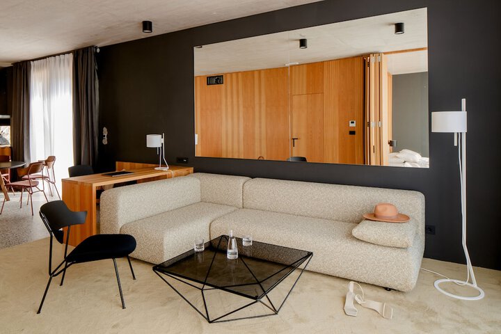 Room 21 of 62
