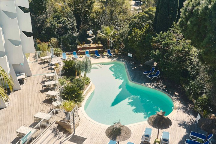 Pools & Facilities