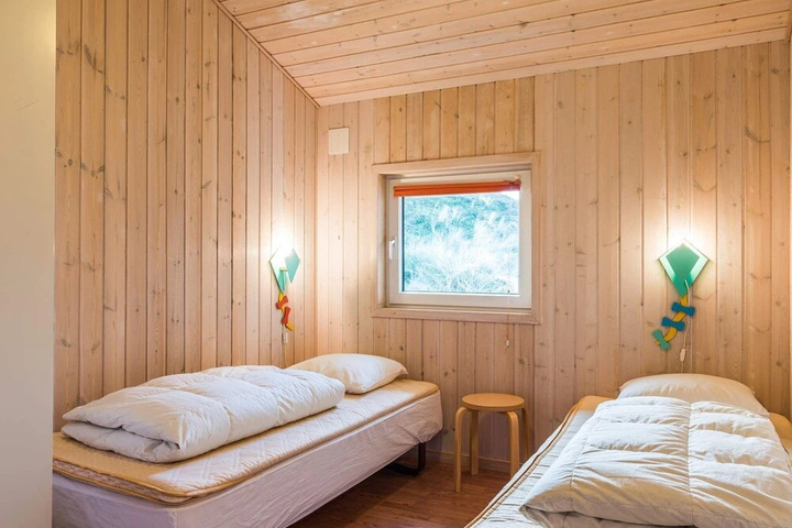 Room 4 of 17