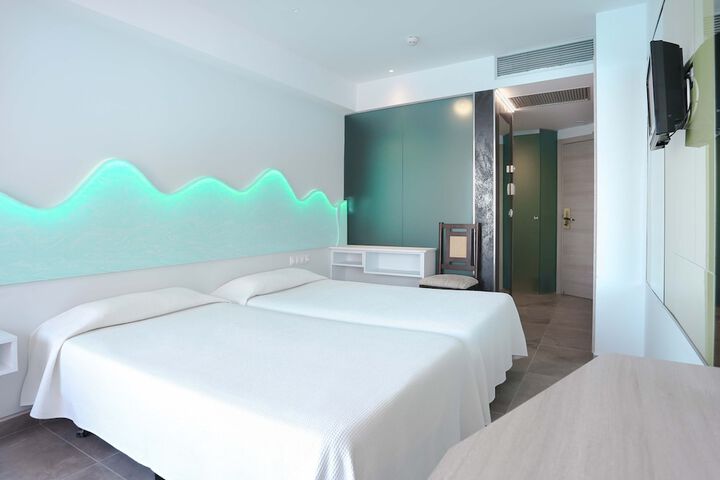 Room 5 of 35