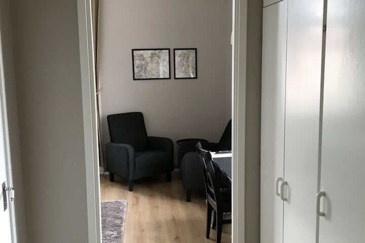 Room 12 of 27