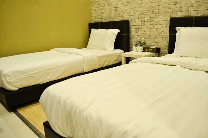 Room 4 of 11