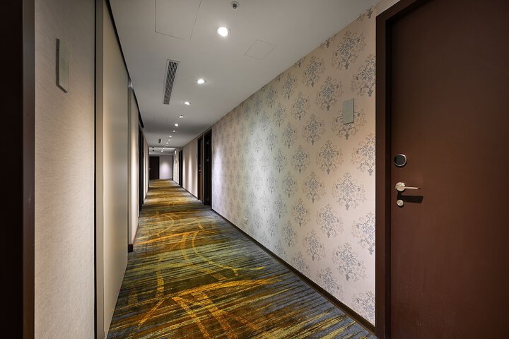 Ballroom/Hall 79 of 86