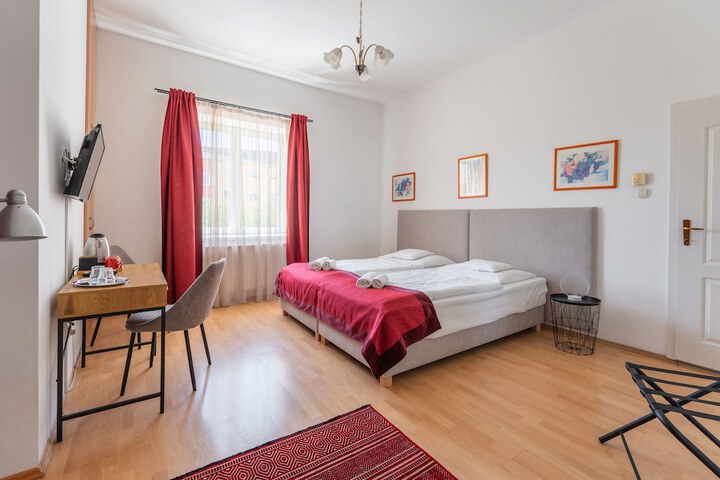 Room 46 of 82