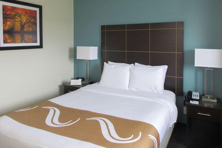 1 Queen Bed (6 of 16)