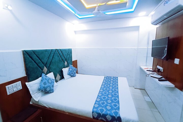Room 18 of 25