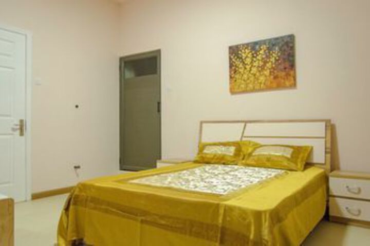 Room 2 of 16