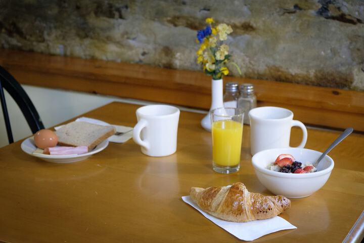 Breakfast/Coffee Service 17 of 30