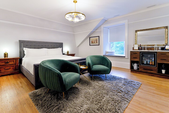 Double Deluxe Queen Bed (8 of 35)
