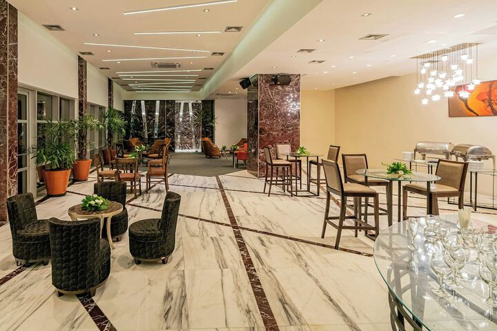 Lounge 170 of 256
